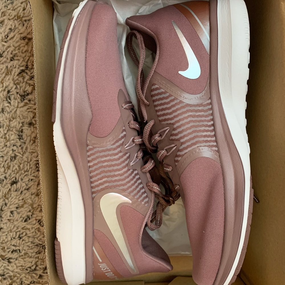 Women’s Nike In-season TR 8 PRM - Picture 2 of 4